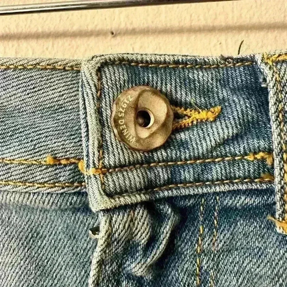 Zara Denim Jean Mini Skirt Medium Pockets Red Silver Stripes Raw Hem SZ 26/28 - Picture 3 of 6